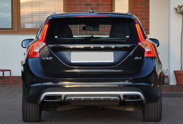 Volvo V60 cena 52400 przebieg: 219000, rok produkcji 2015 z Starachowice małe 667